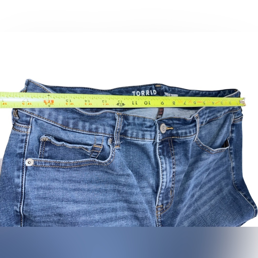 Torrid Trio Fit Skinny Jeans Size 18R Medium Wash Stretch Denim - Picture 8 of 9